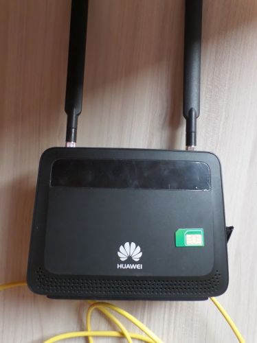 Установка сим карты в роутер Huawei B880-75