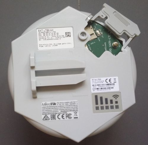 Общий вид 4G/LTE-роутера Mikrotik SXT LTE6 kit